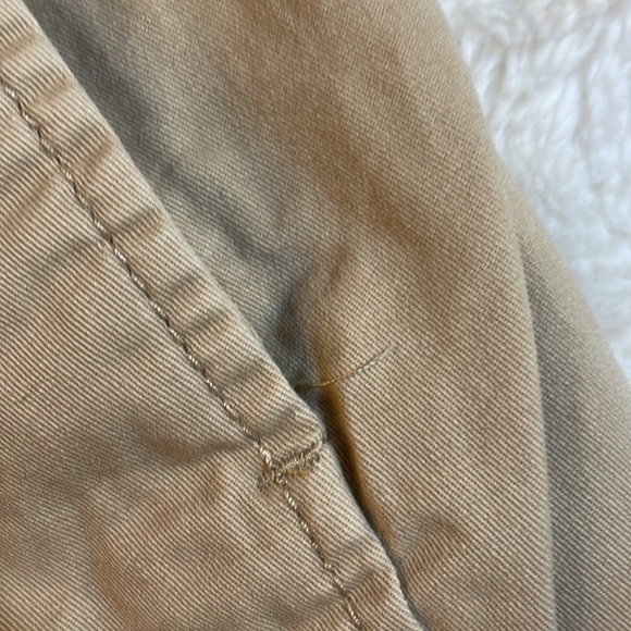 Old Navy Favorite‎ Khaki Shorts - Picture 2 of 5